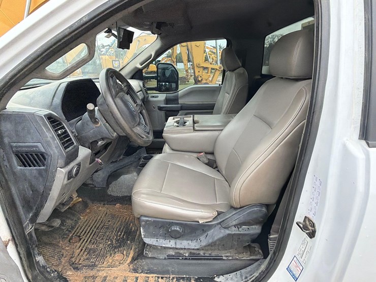 2019-ford-f550-image-22