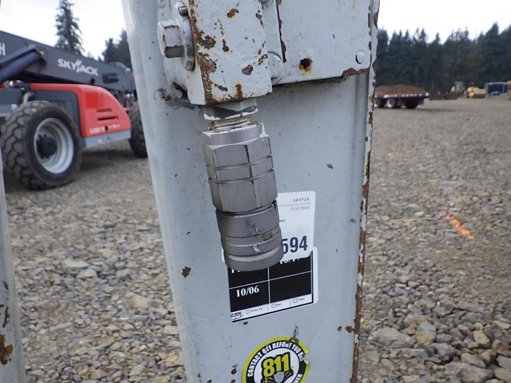 2016-takeuchi-tb230-image-11