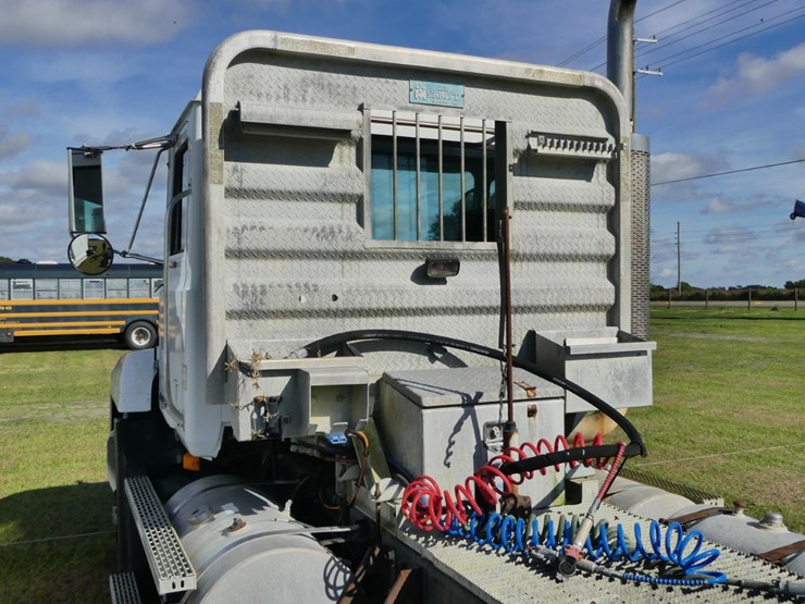 2000-mack-ch613-image-8