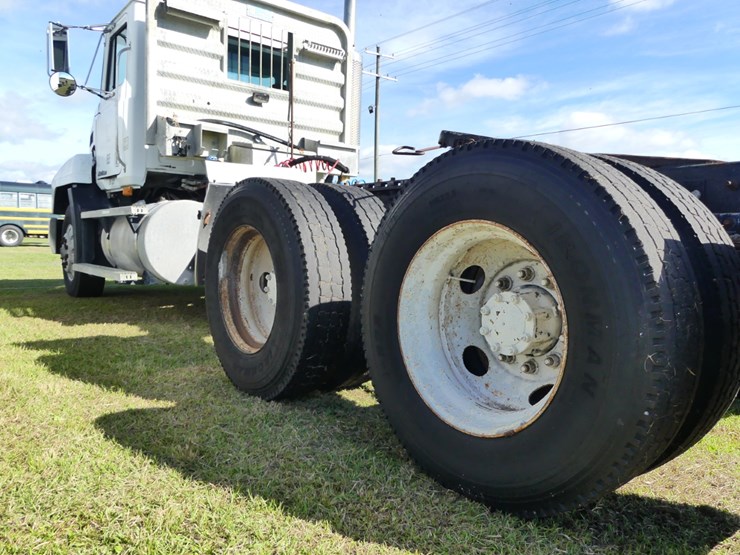 2000-mack-ch613-image-6