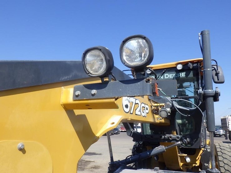 2012-deere-672gp-image-15