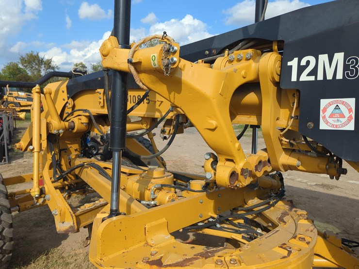 caterpillar-12m3-image-8