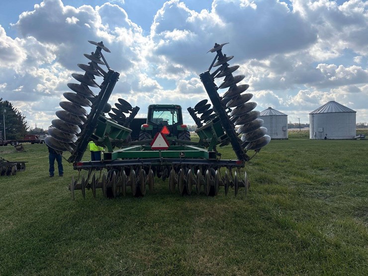 john-deere-630-image-1