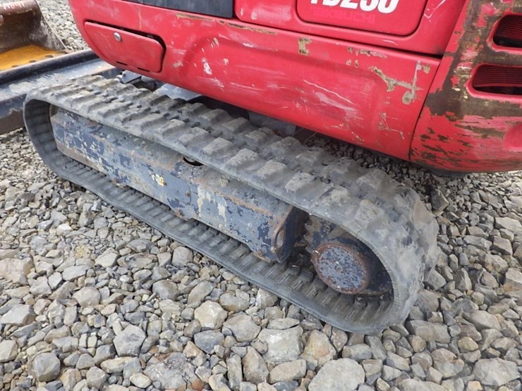 takeuchi-tb230-image-33