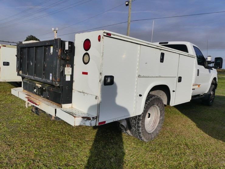 2015-ford-f350-xl-image-4