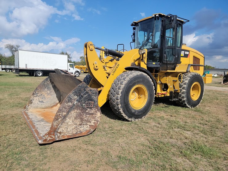 2020-caterpillar-926-image-2