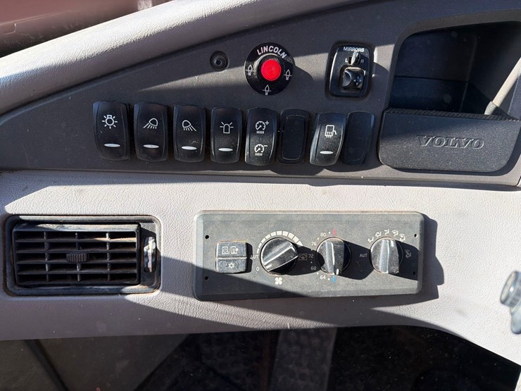 2015-volvo-a40g-image-14