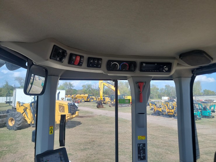 caterpillar-926-image-12