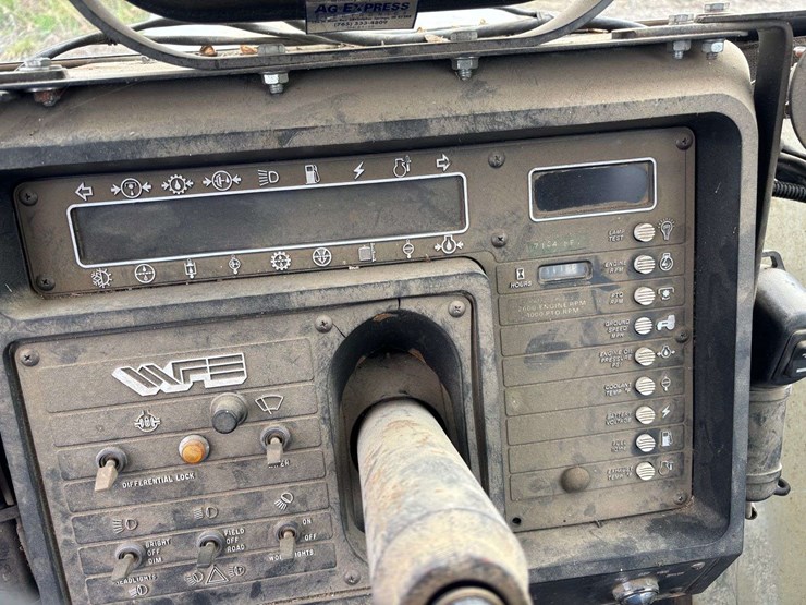 1986-white-4-225-image-9