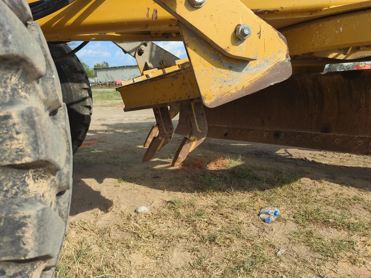 caterpillar-12m3-image-10