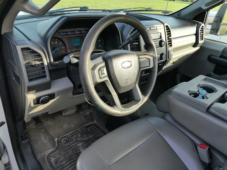 2017-ford-f350-xl-image-12