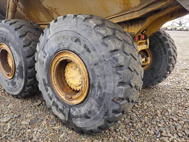 caterpillar-740-image-40