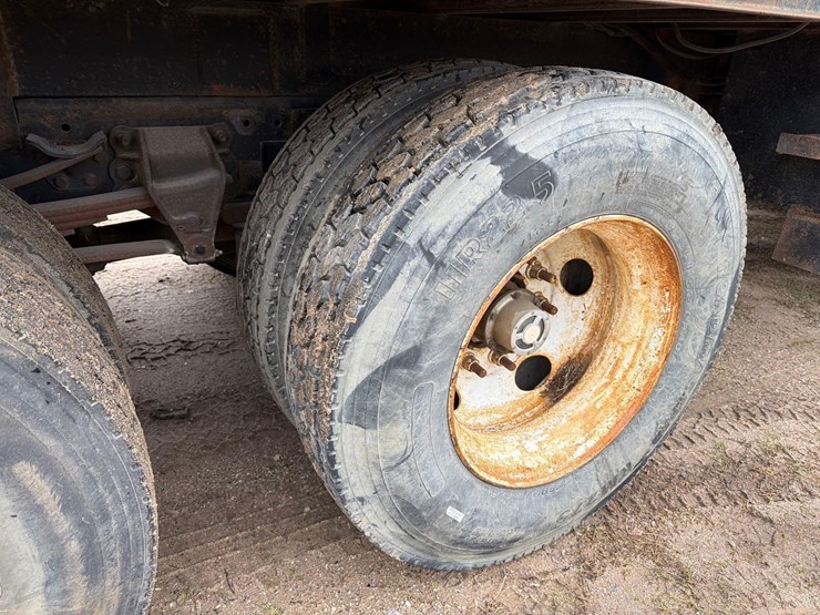 1997-ford-f800-image-16