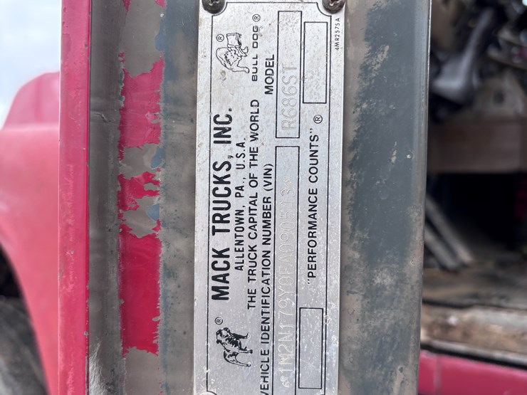 mack-r686st-image-16