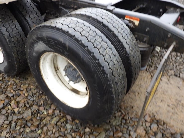 2005-freightliner-columbia-t/a-truck-tractor-image-34