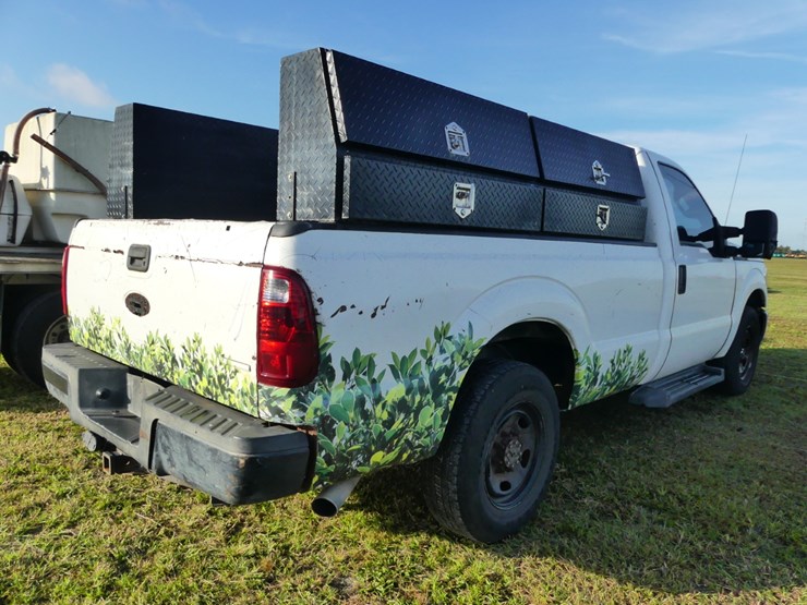 ford-f250-xl-image-3