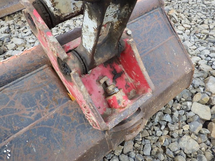 takeuchi-tb230-image-9