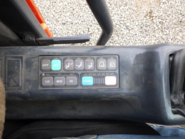 2022-doosan-sx60-9c-hydraulic-excavator-image-24