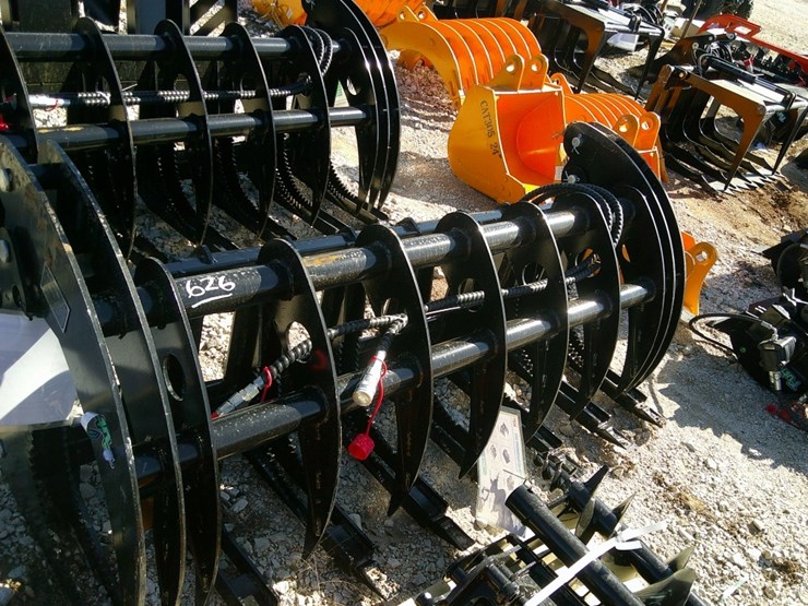 future-72"-brush-grapple-f/-skid-steer-image-1