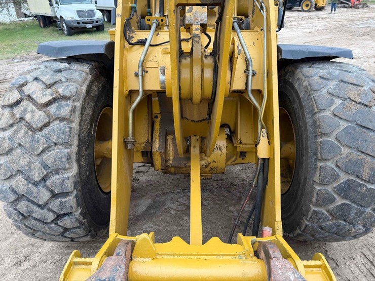 caterpillar-926-image-13