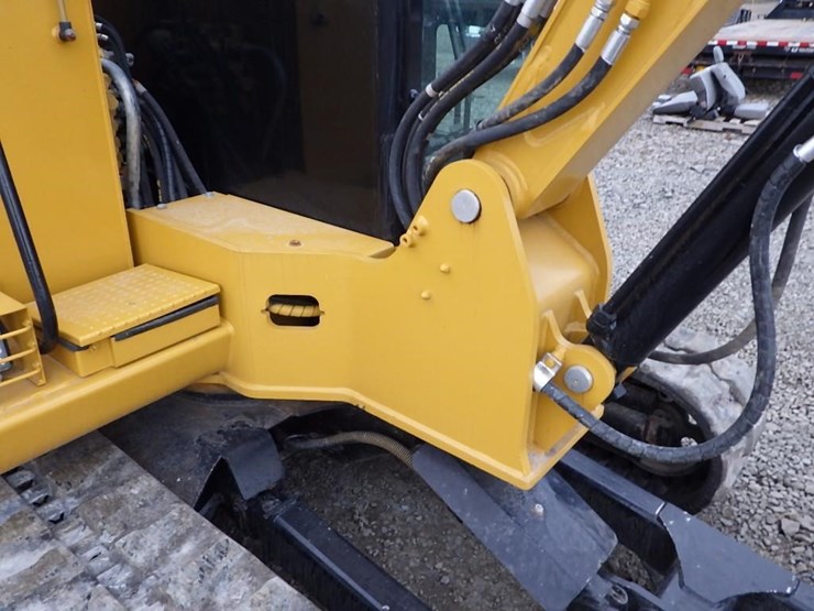 caterpillar-305.5e2-image-15