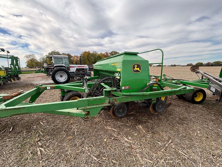 john-deere-1590-image-19