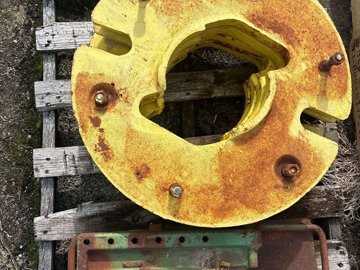 4-rear-wheel-weights-for-john-deere-4020-image-2