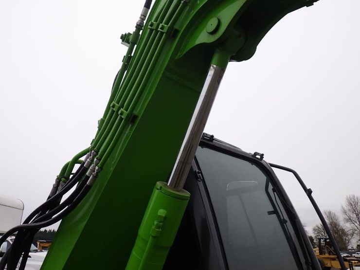 hitachi-zx75ur-image-21