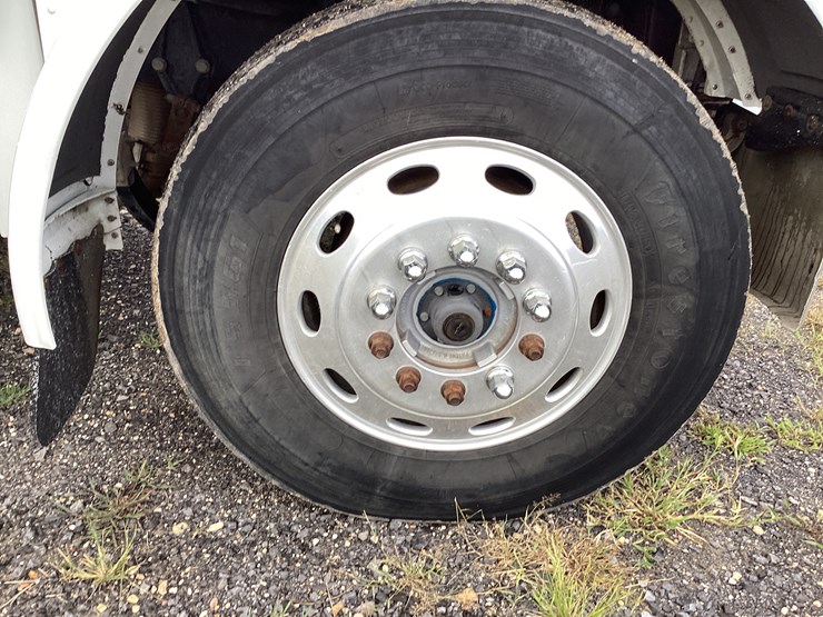 peterbilt-379-image-3