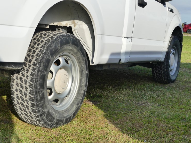 2017-ford-f150-xl-image-5