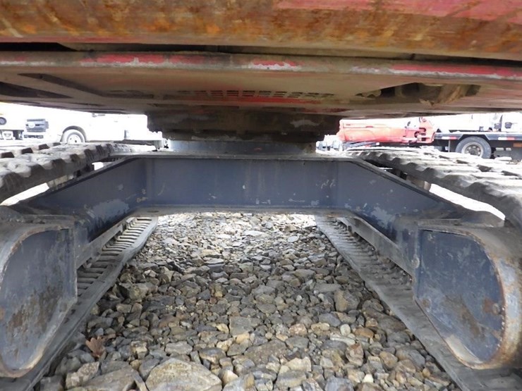 2016-takeuchi-tb230-image-32