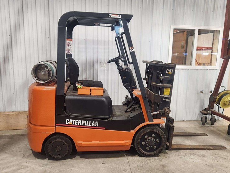 2001-caterpillar-gc25k-image-1