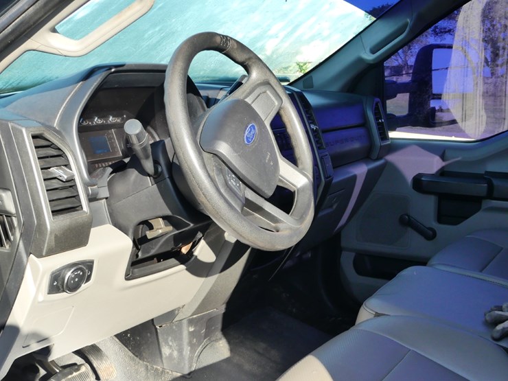 2019-ford-f450-xl-image-12