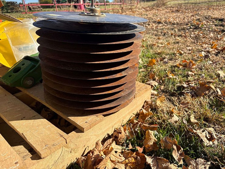 john-deere-7240-image-36