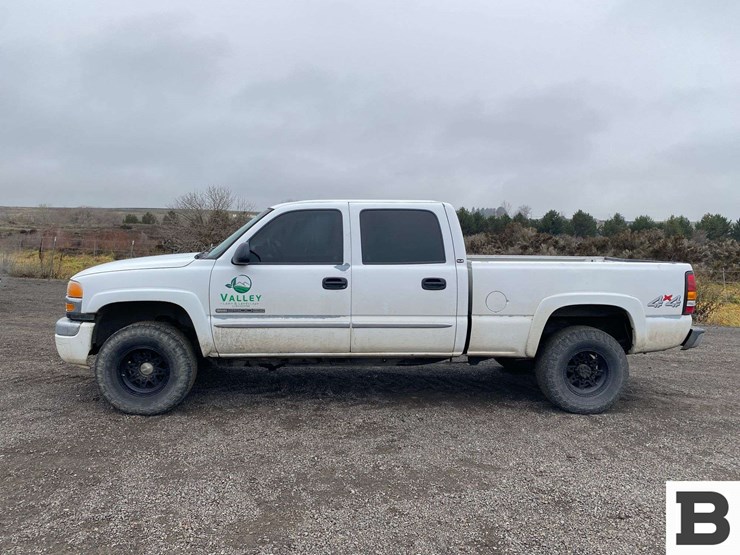 2006-gmc-sierra-2500-image-2