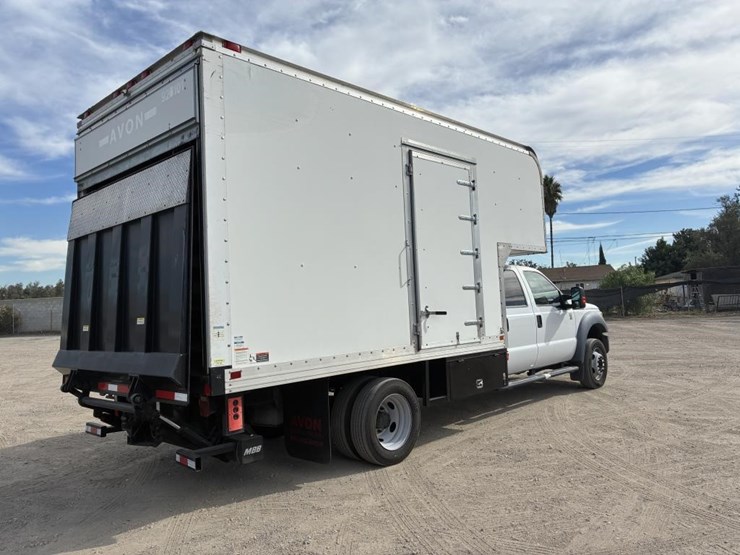 2015-ford-f550-xlt-image-3