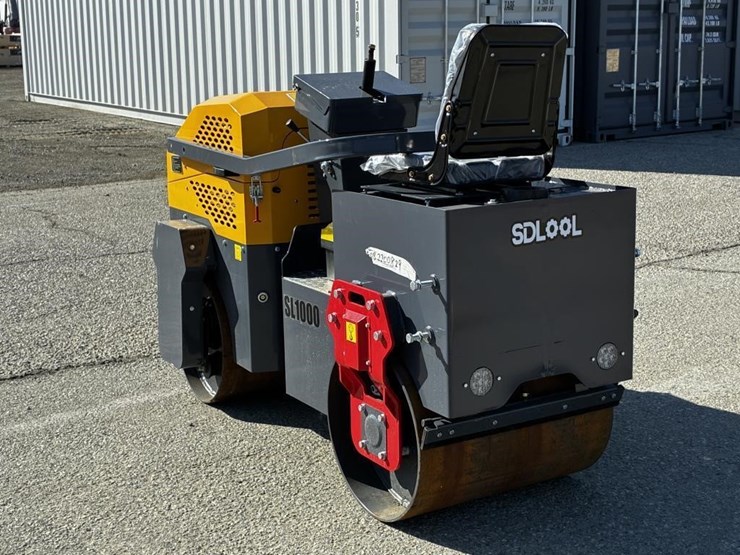 sdlool-sl1000-vibratory-ride-on-road-roller-image-4