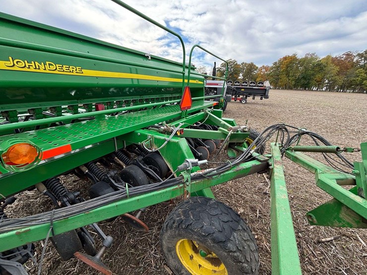 john-deere-1590-image-17