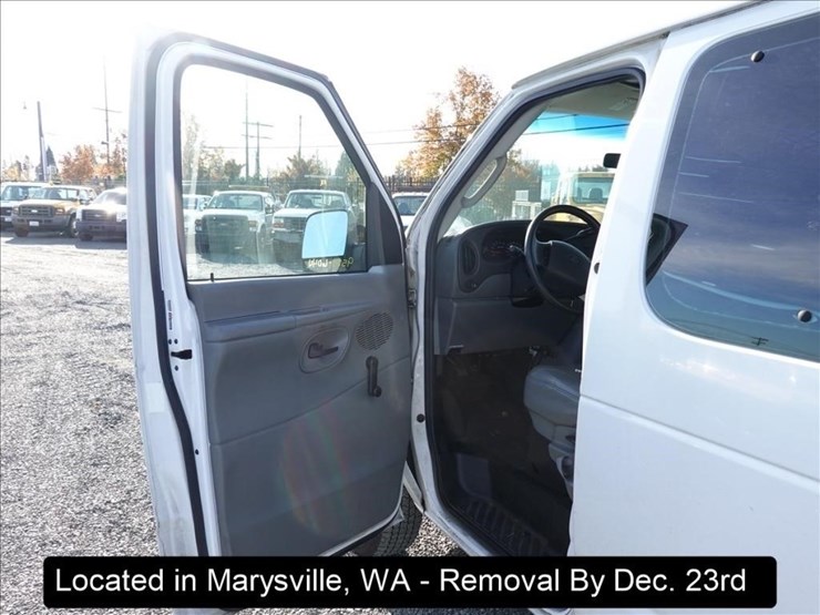 2005-ford-e350-image-3