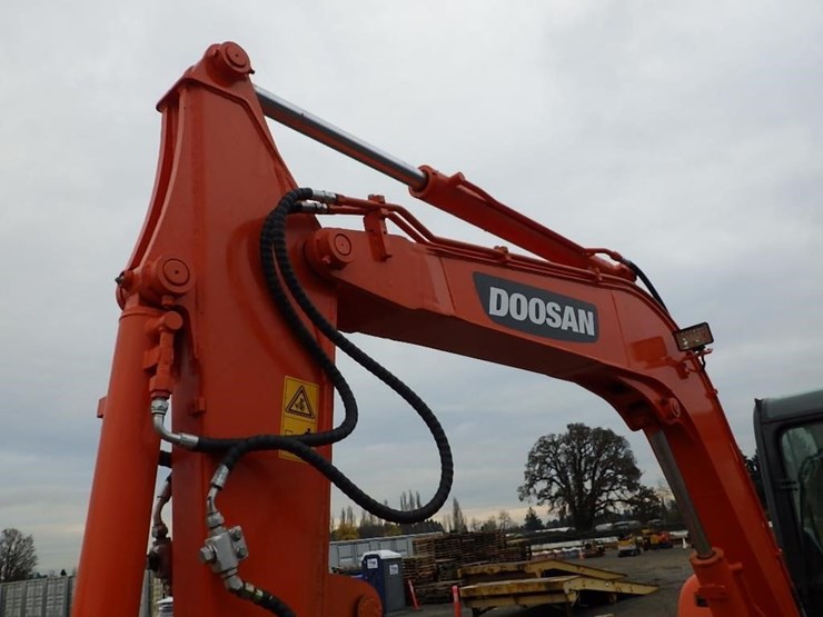 2022-doosan-sx60-9c-hydraulic-excavator-image-12