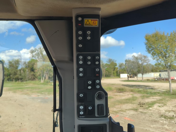 caterpillar-12m3-image-22