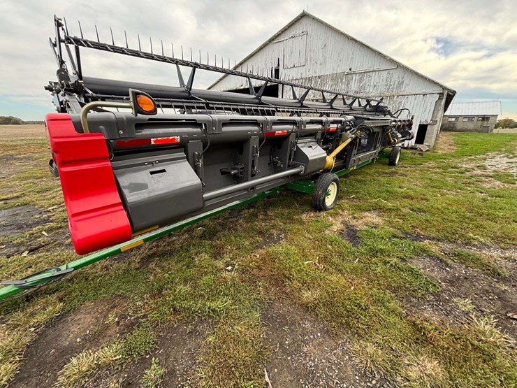 2012-massey-ferguson-35ft-grain-platform-w/-header-cart-image-3