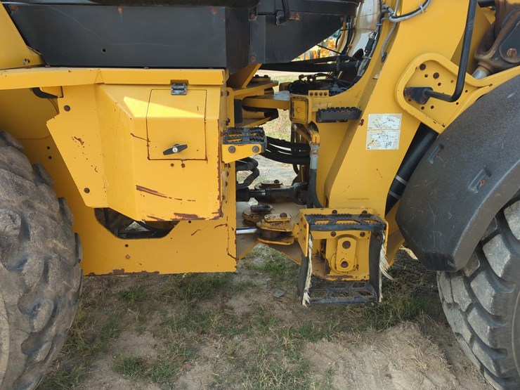 2019-caterpillar-930-image-8