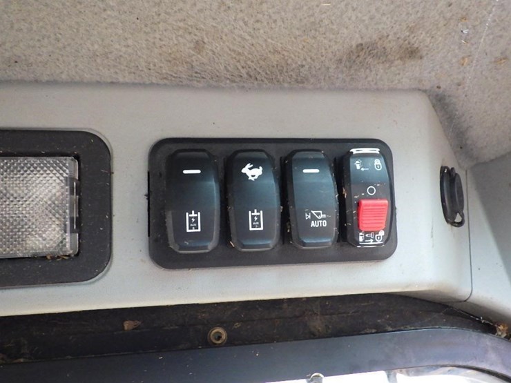 caterpillar-262d3-image-25