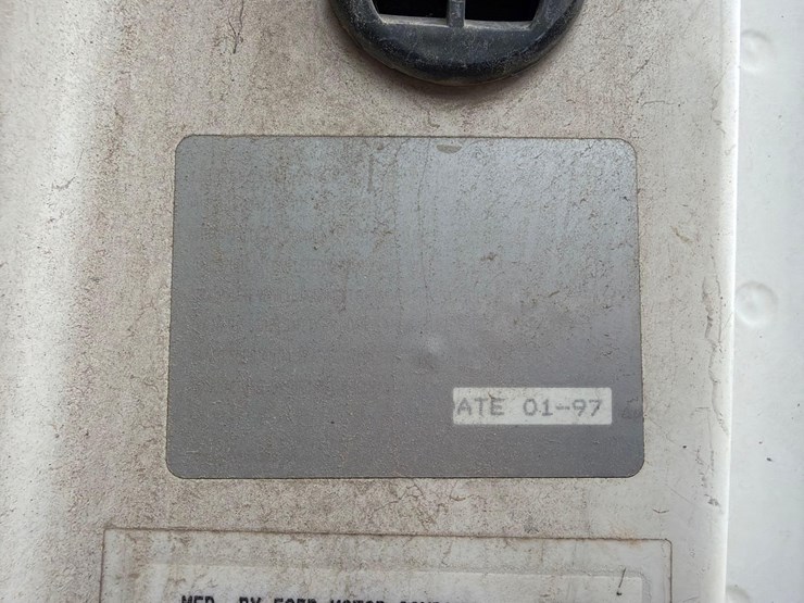 1997-ford-f800-image-24