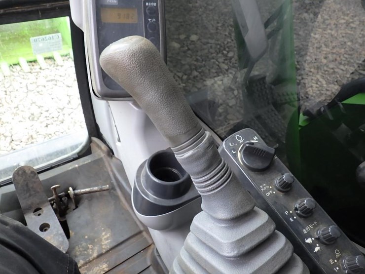 hitachi-zx75ur-image-35