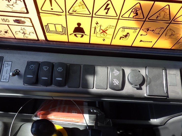 2023-develon-dx85r-3-hydraulic-excavator-image-28