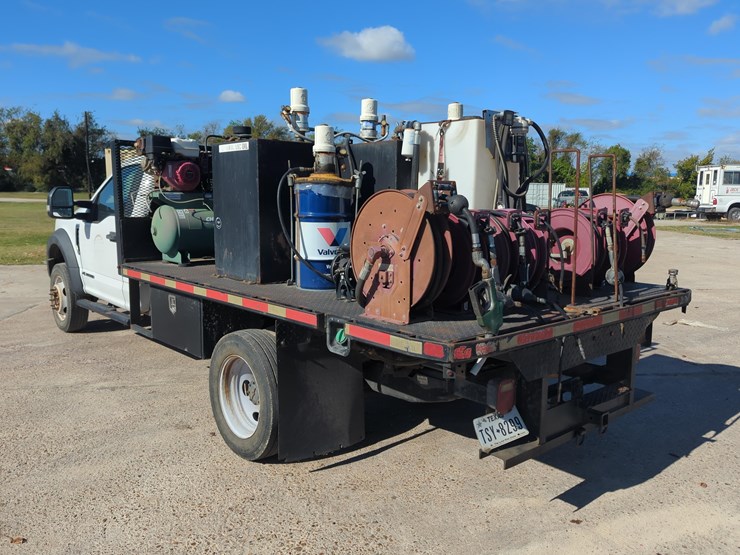 ford-f550-xl-image-5