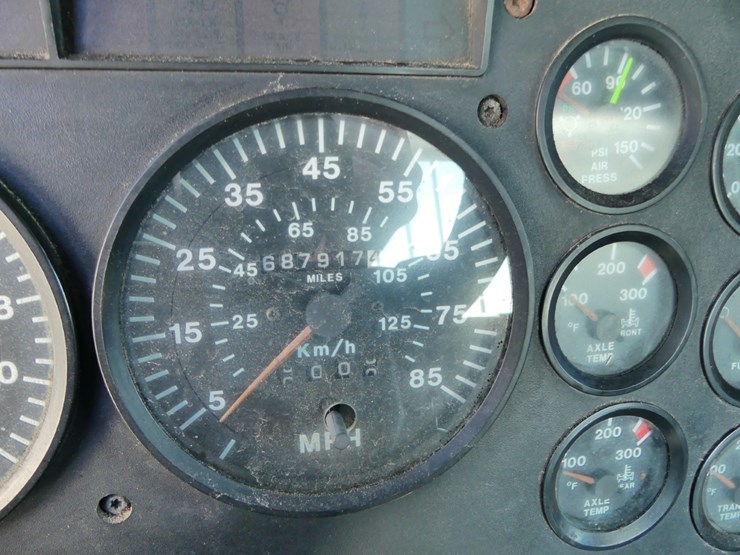 2000-mack-ch613-image-16