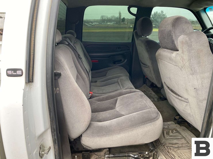 2006-gmc-sierra-2500-image-27